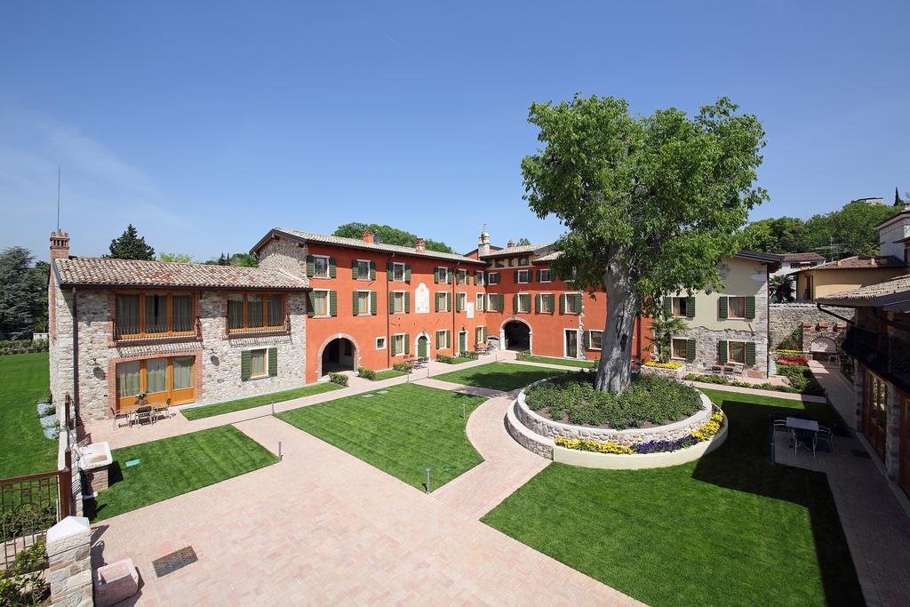 Residence Borgo Mondragon Лацизе Екстер'єр фото