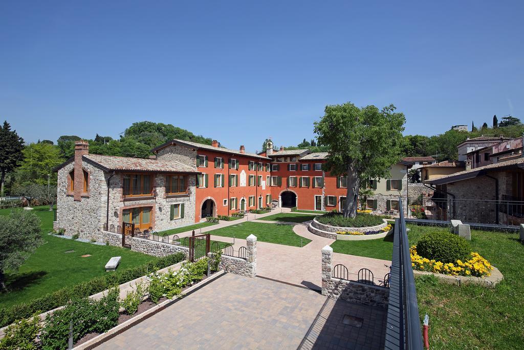 Residence Borgo Mondragon Лацизе Екстер'єр фото