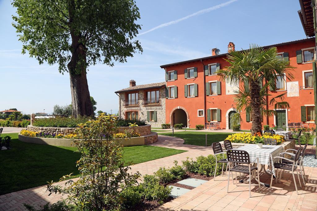 Residence Borgo Mondragon Лацизе Екстер'єр фото