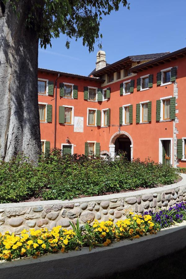 Residence Borgo Mondragon Лацизе Екстер'єр фото