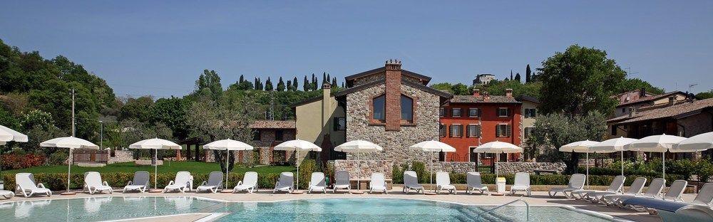 Residence Borgo Mondragon Лацизе Екстер'єр фото