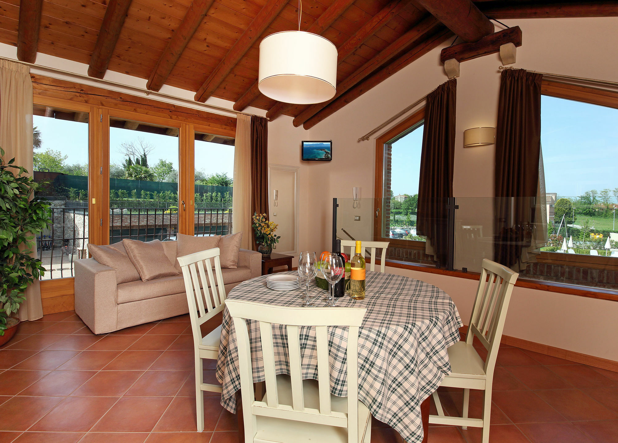 Residence Borgo Mondragon Лацизе Екстер'єр фото