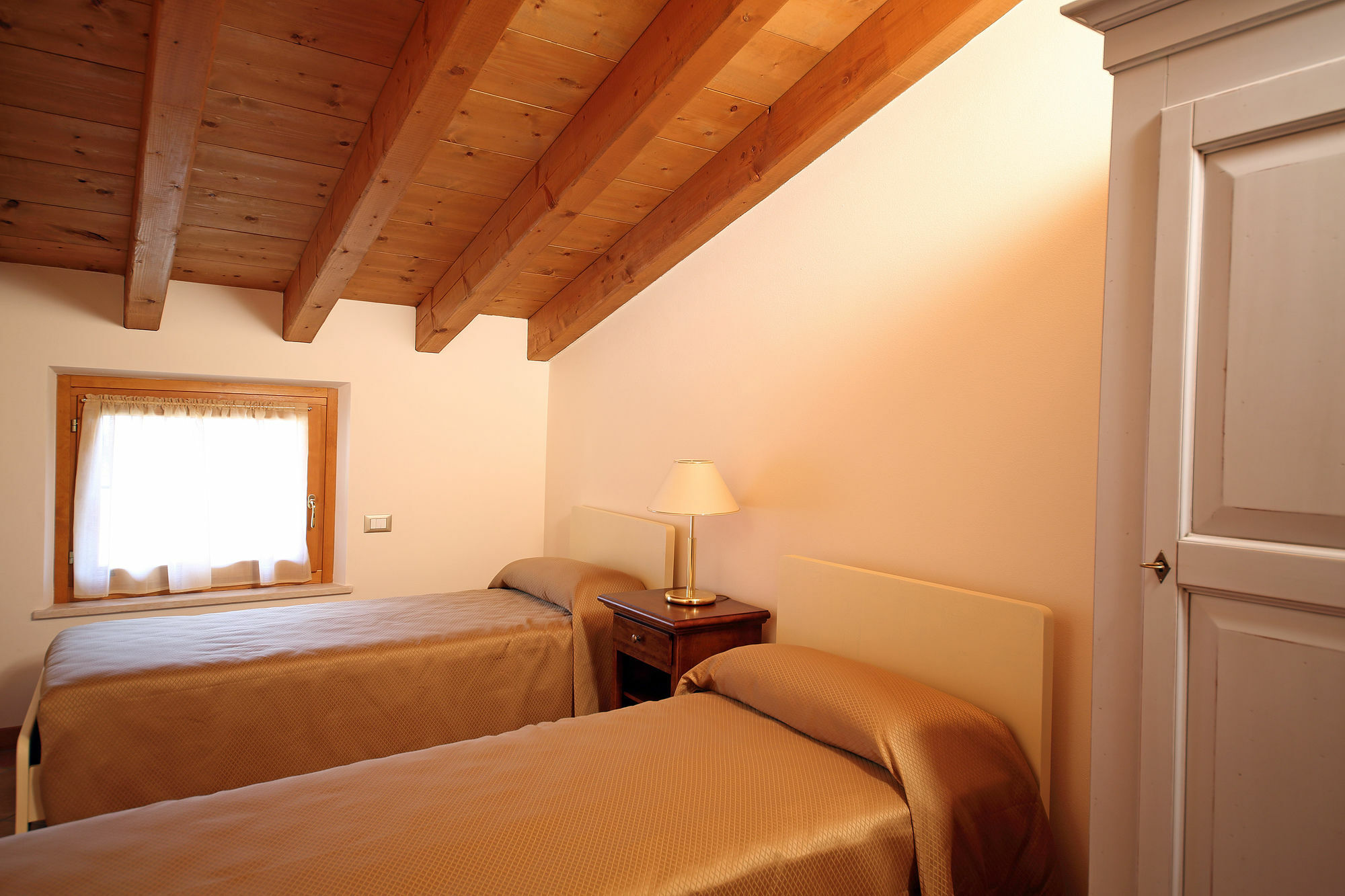 Residence Borgo Mondragon Лацизе Екстер'єр фото