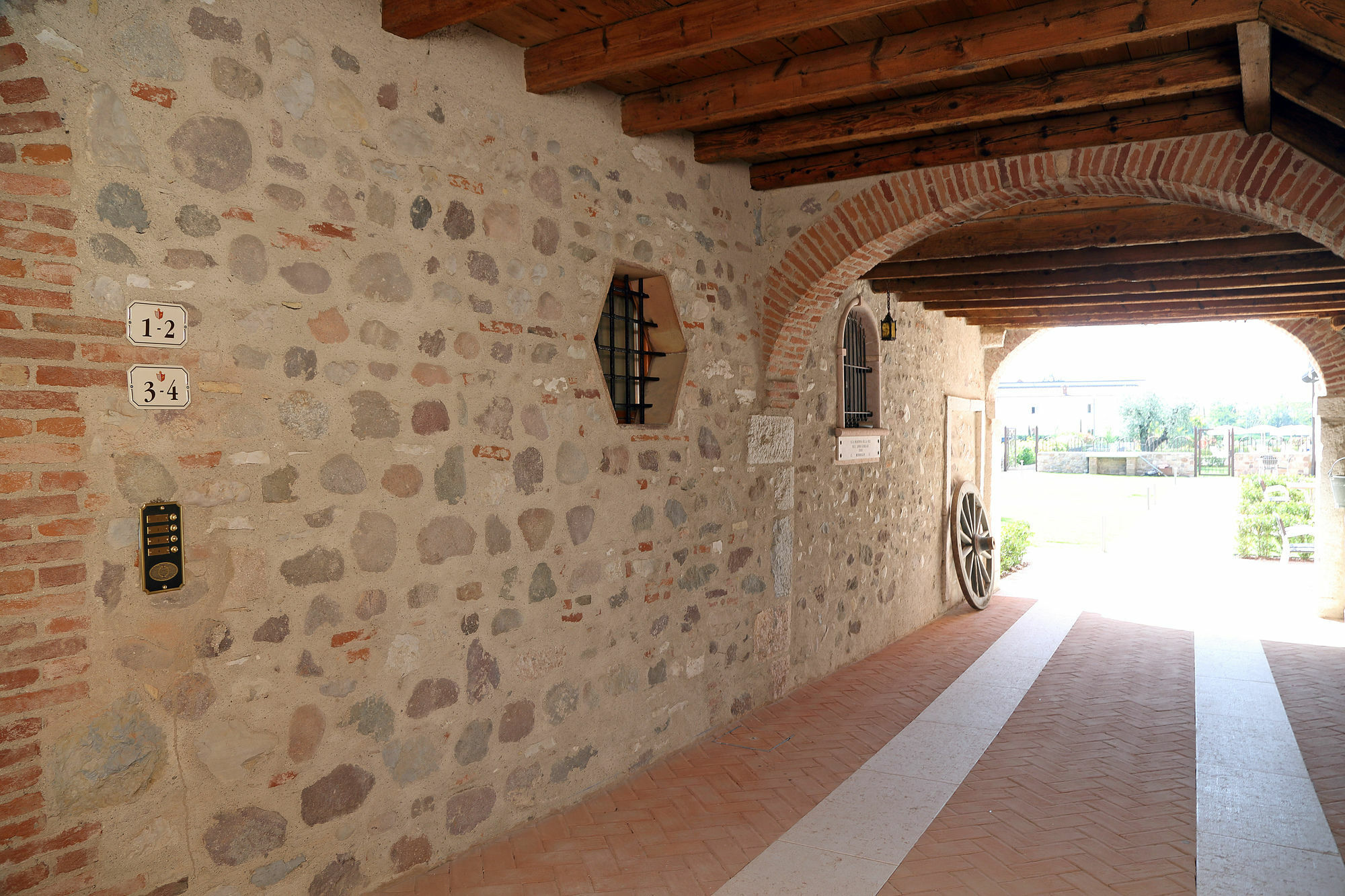 Residence Borgo Mondragon Лацизе Екстер'єр фото